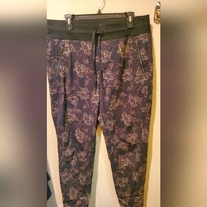 Athleta Trekkie North Print Joggers